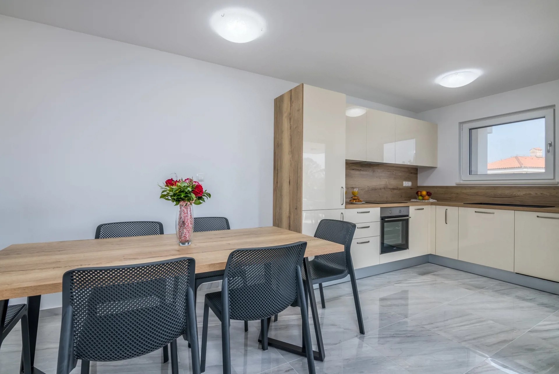 Two bedroom apartment with terrace and sea view Vantačići, Krk  A-d