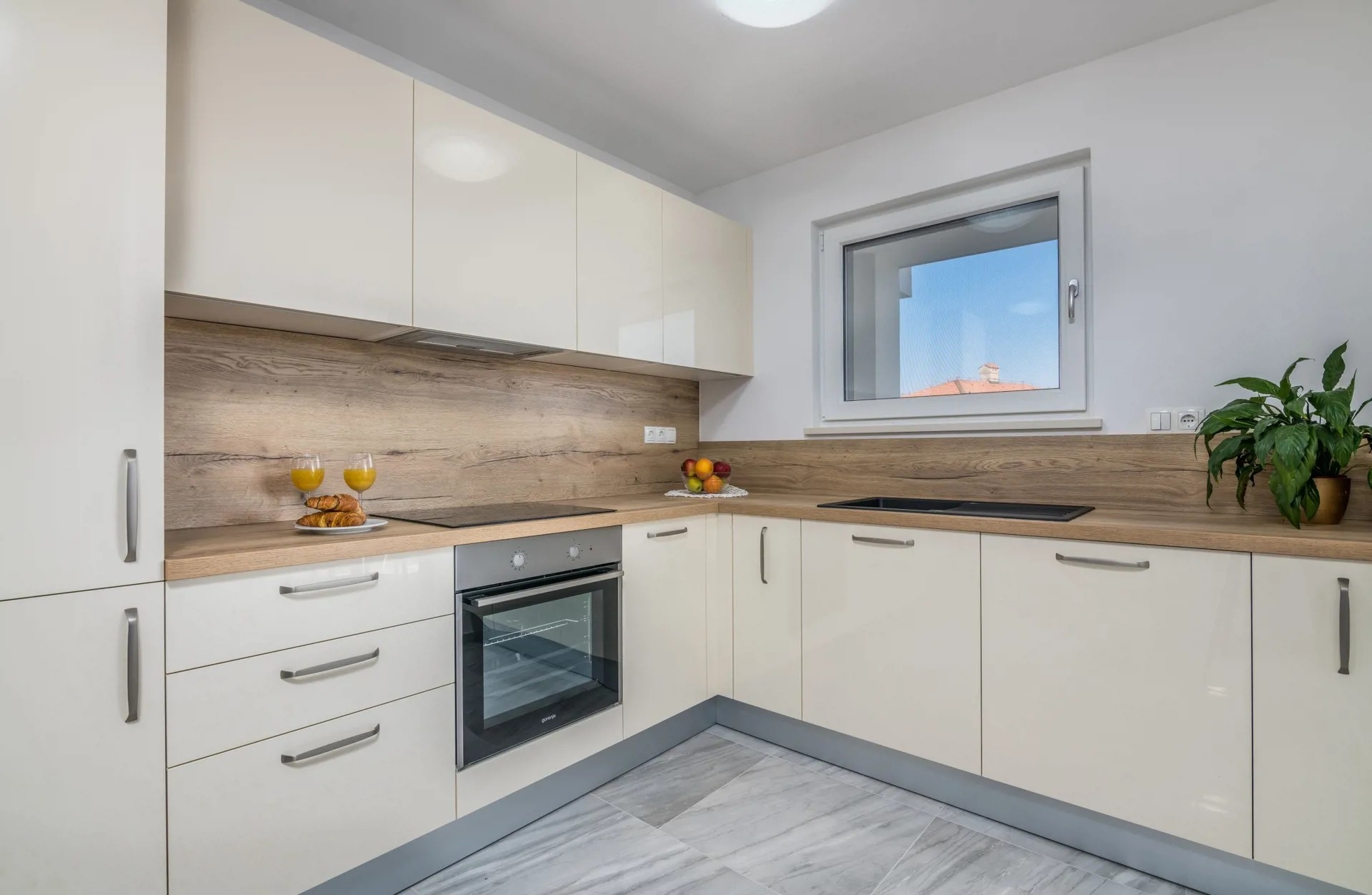 Two bedroom apartment with terrace and sea view Vantačići, Krk  A-d