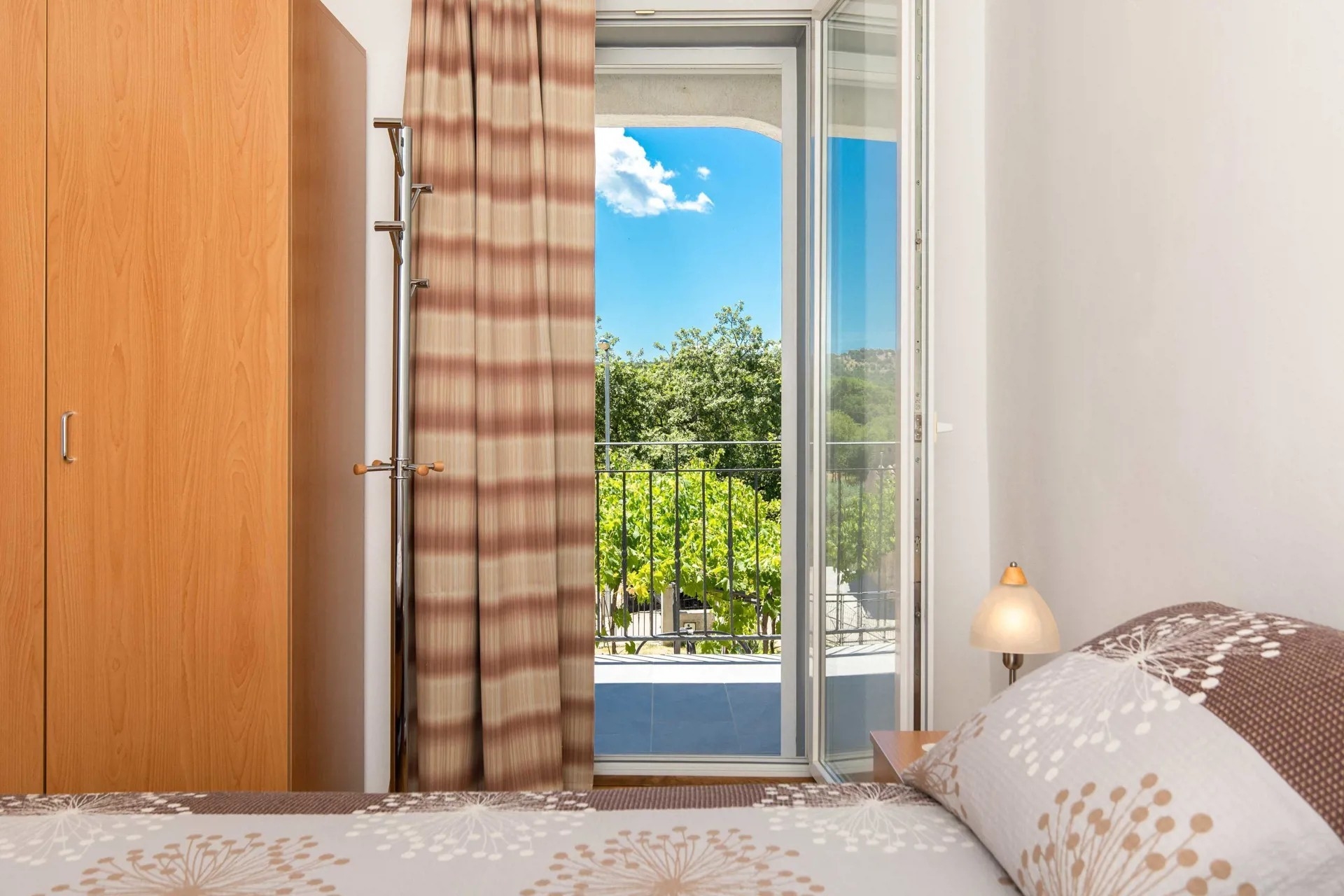 Two bedroom apartment with terrace and sea view Risika, Krk  A-a