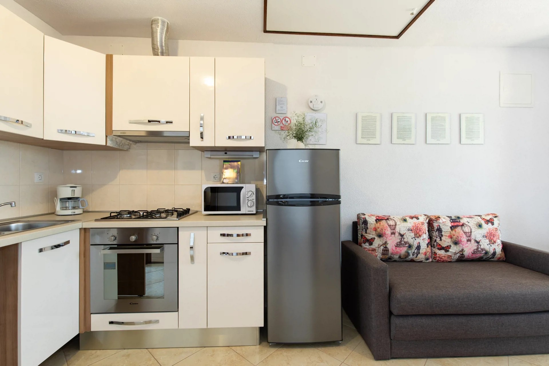 Two bedroom apartment with terrace and sea view Risika, Krk  A-a