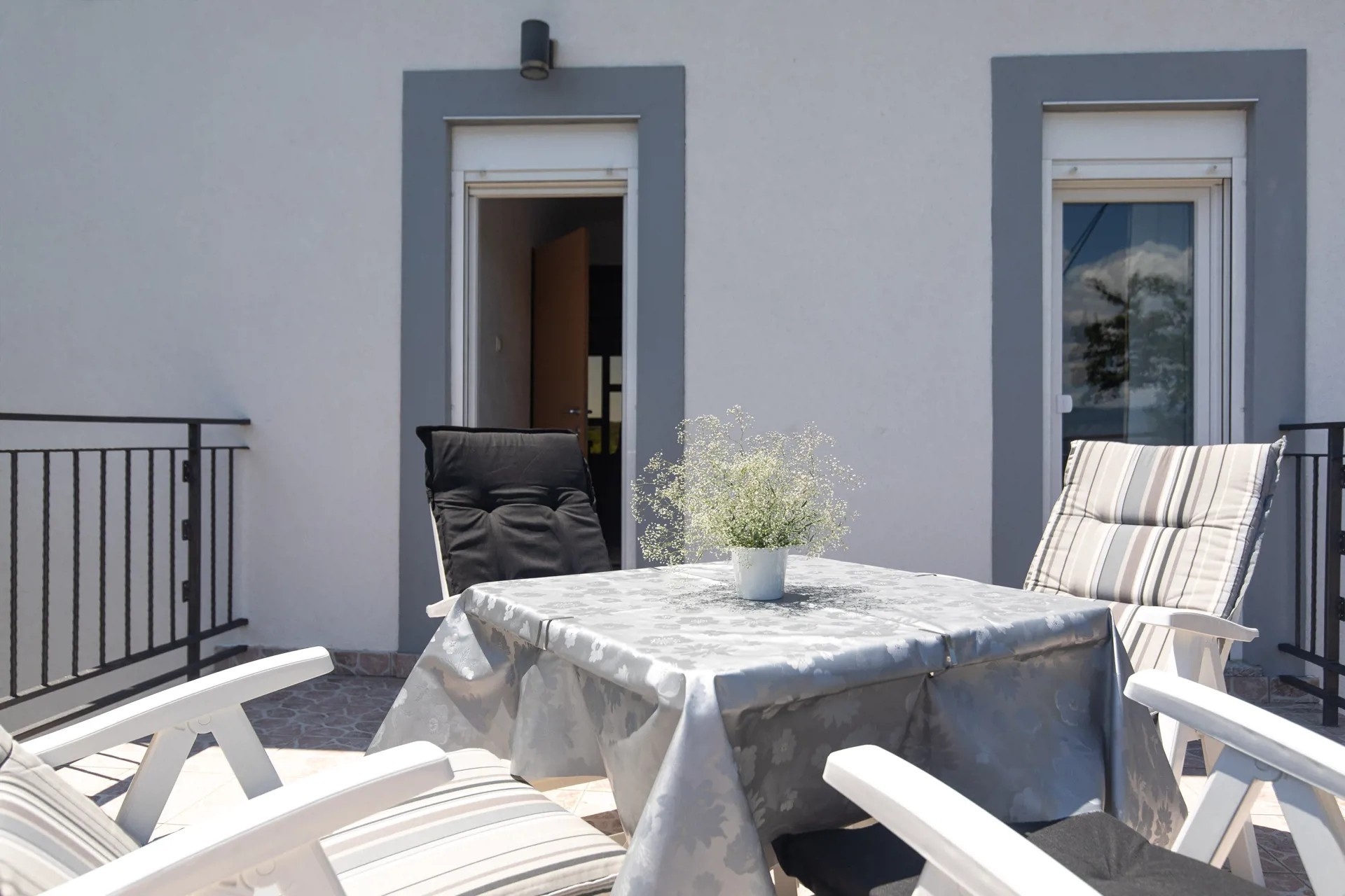 Two bedroom apartment with terrace and sea view Risika, Krk  A-a