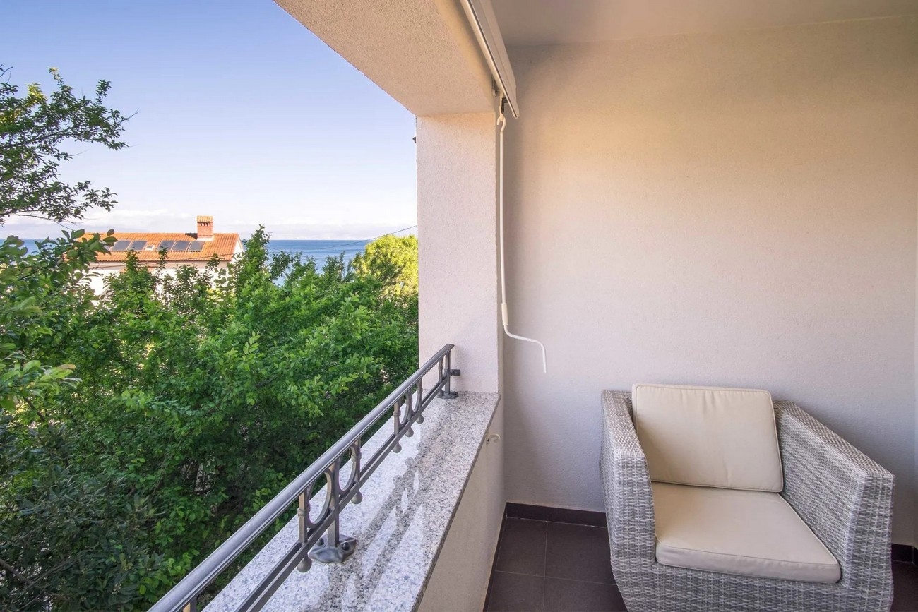 One bedroom apartment with balcony and sea view Vantačići, Krk  A-a