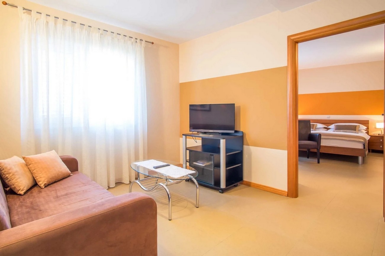 One bedroom apartment with balcony and sea view Vantačići, Krk (A-21699-a)