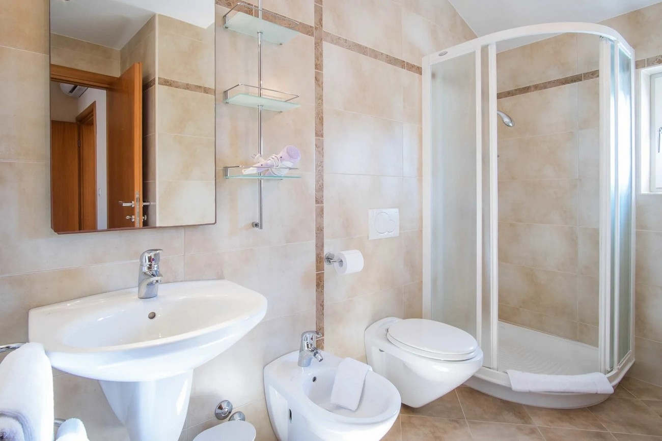 One bedroom apartment with balcony and sea view Vantačići, Krk  A-b