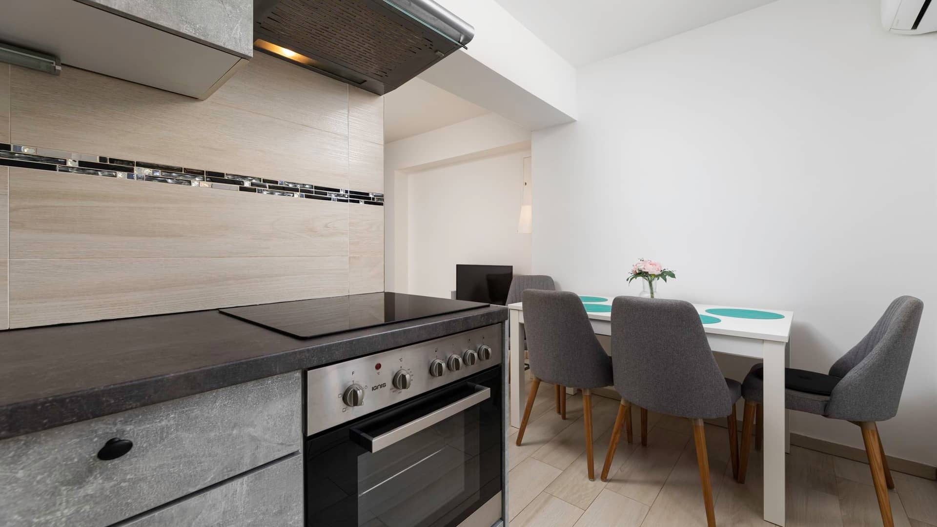 Two bedroom apartment near beach Vantačići, Krk  A-a