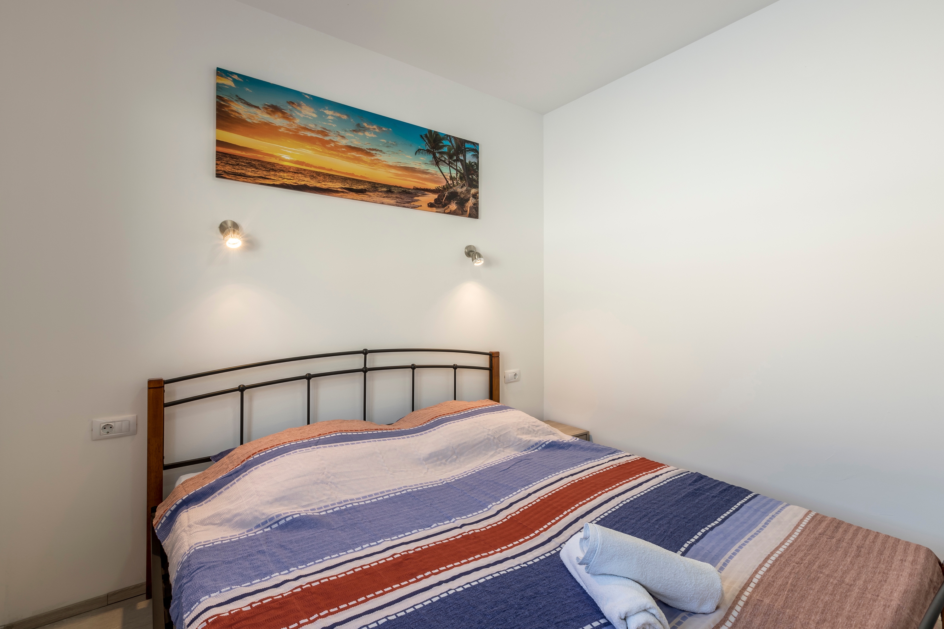 Three bedroom house with terrace and sea view Podstrana, Split  K