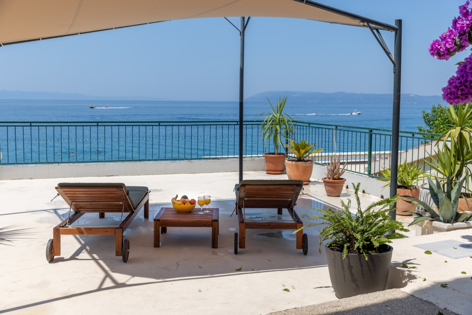 One bedroom apartment near beach Tučepi, Makarska  A-a