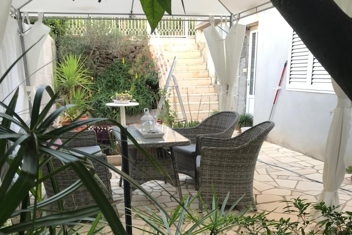 Three bedroom apartment with terrace Stari Grad, Hvar  A-b