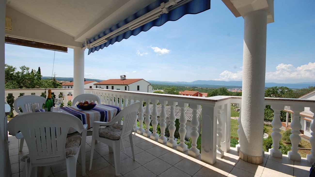 Two bedroom apartment with balcony and sea view Kremenići, Krk  A-a
