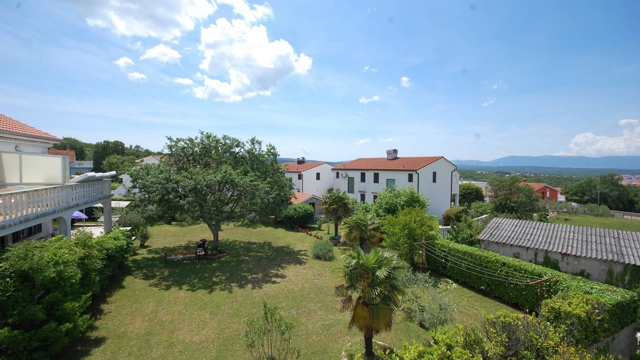 Two bedroom apartment with balcony and sea view Kremenići, Krk  A-a