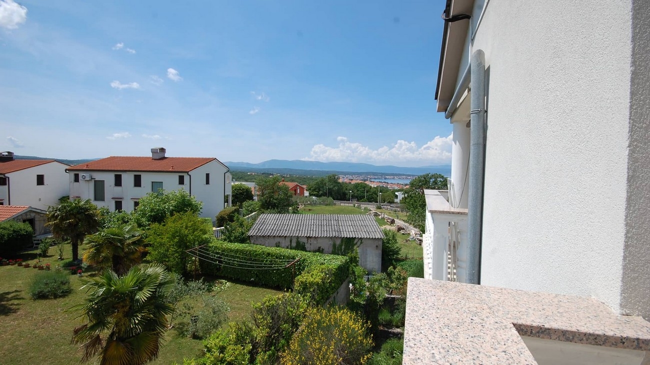 Two bedroom apartment with balcony and sea view Kremenići, Krk  A-a
