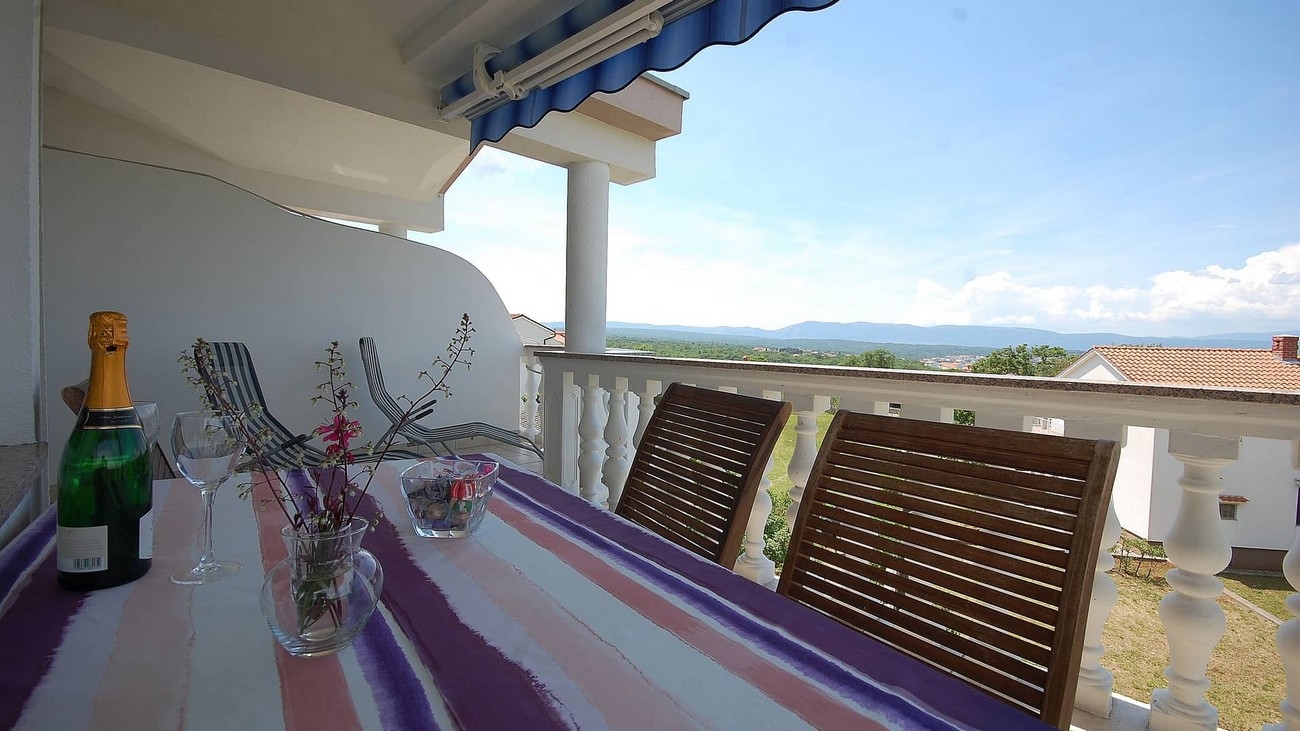 Two bedroom apartment with balcony and sea view Kremenići, Krk  A-b
