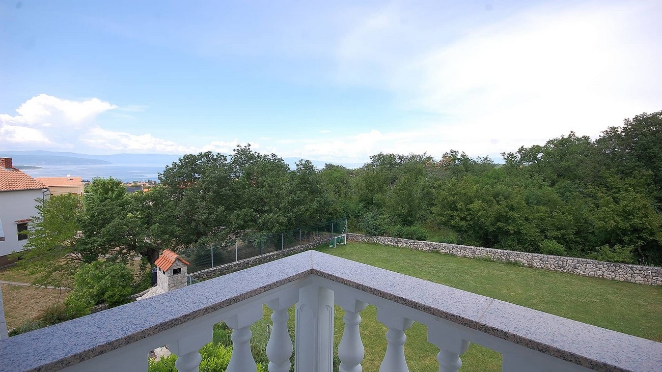 Two bedroom apartment with balcony and sea view Kremenići, Krk  A-b