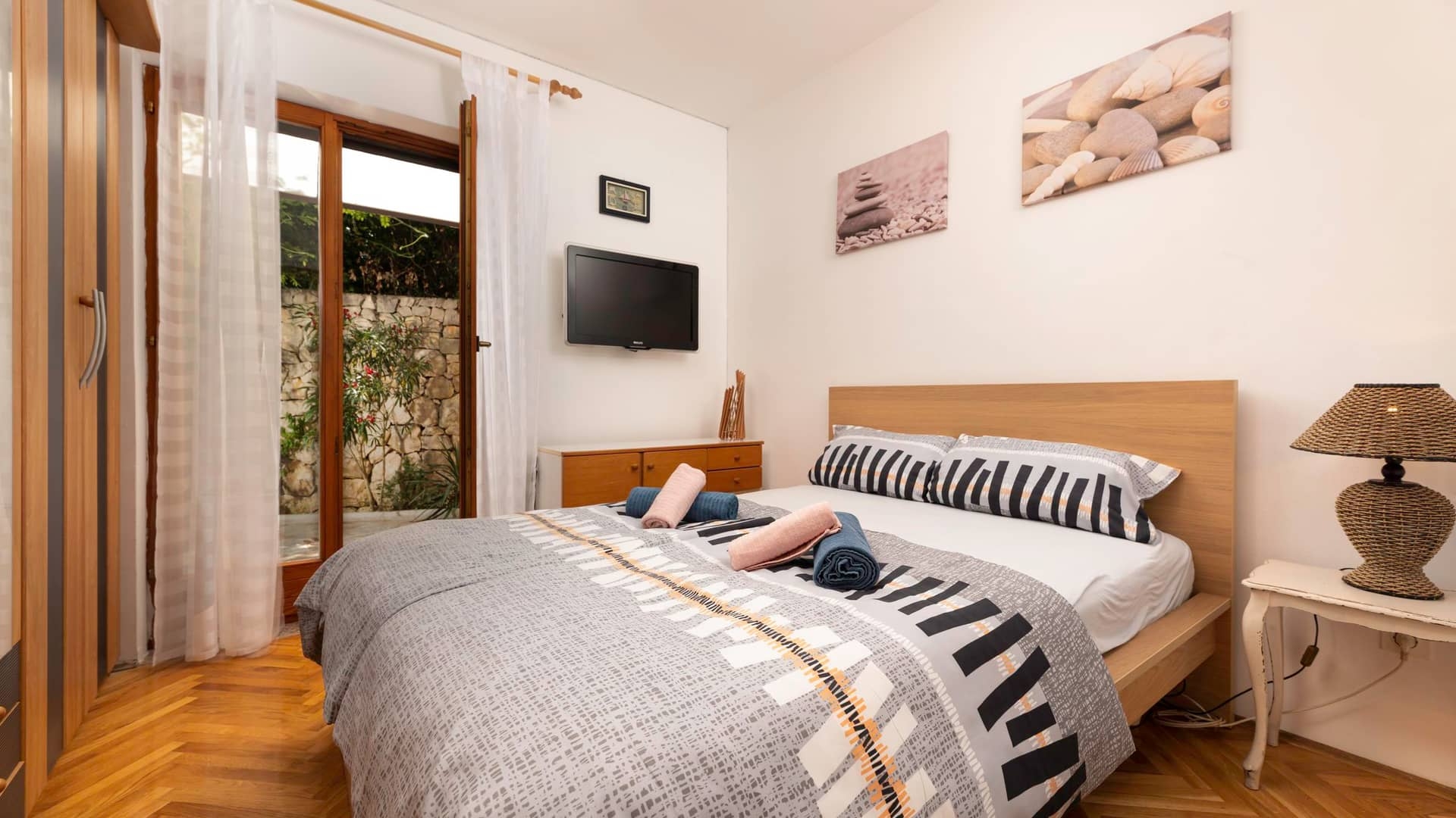 Two bedroom apartment with terrace Malinska, Krk  A-a
