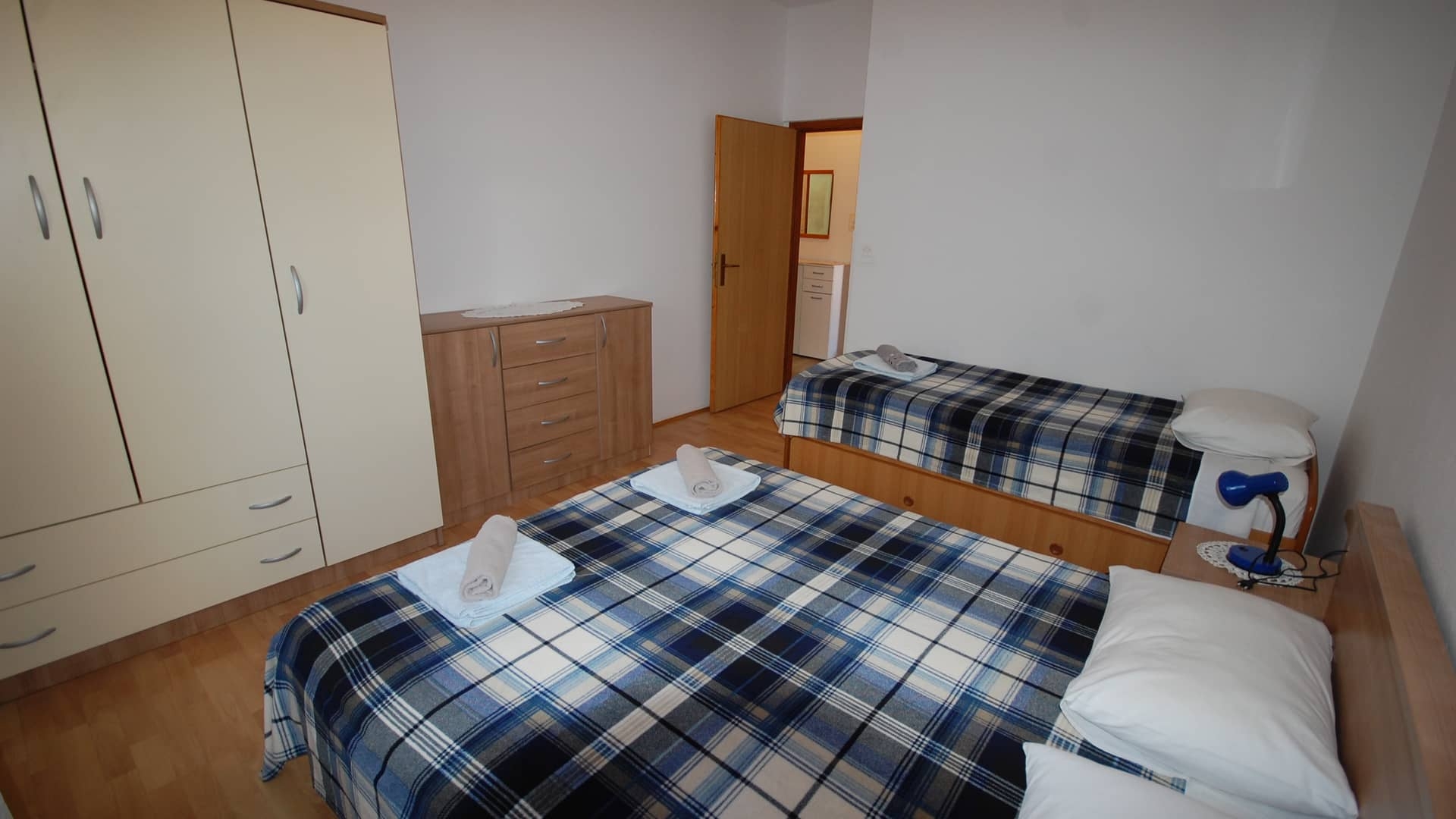 Three bedroom apartment with terrace and sea view Njivice, Krk  A-b