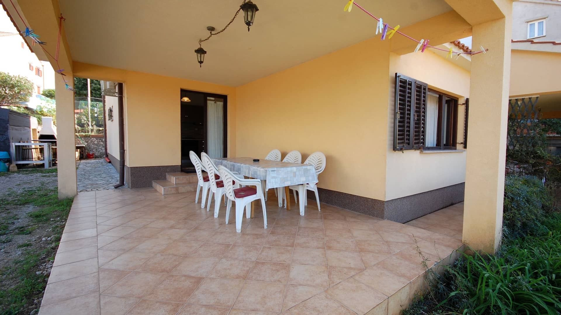 Three bedroom apartment with terrace and sea view Njivice, Krk  A-b