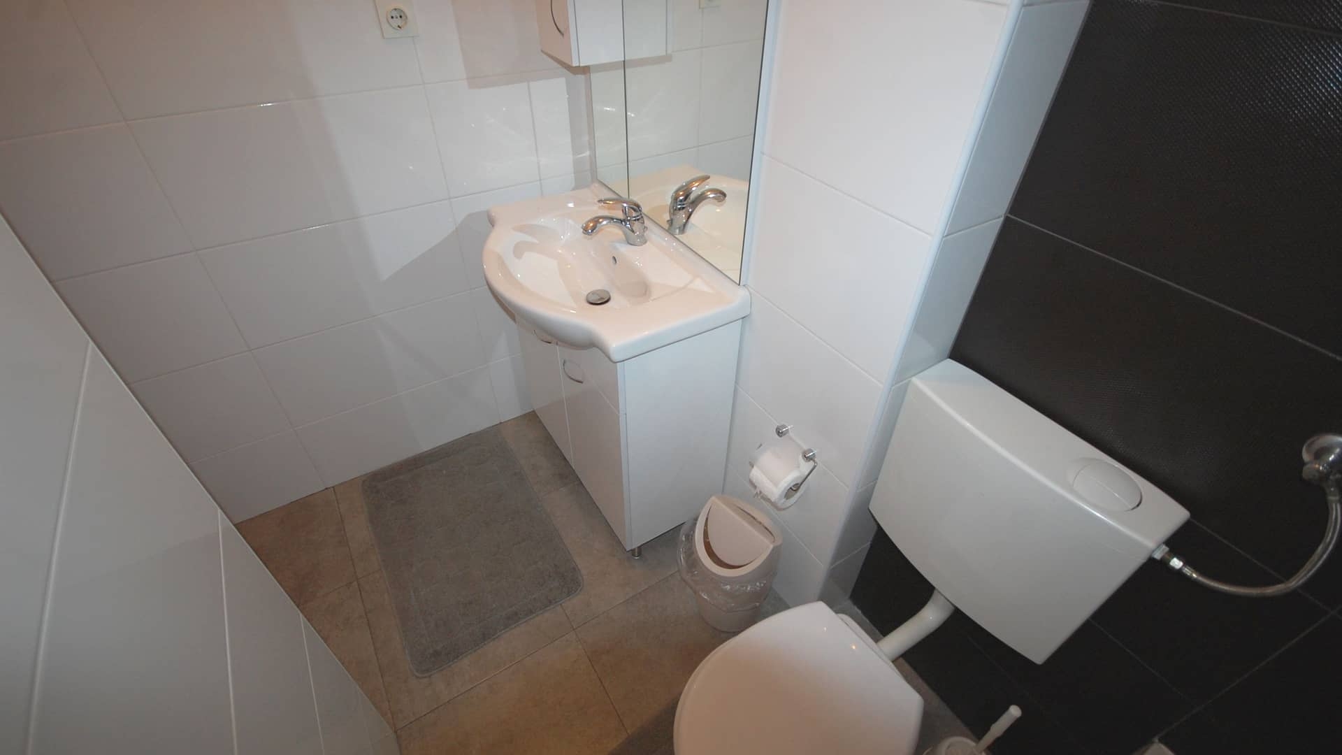 Two bedroom apartment with terrace and sea view Njivice, Krk  A-c