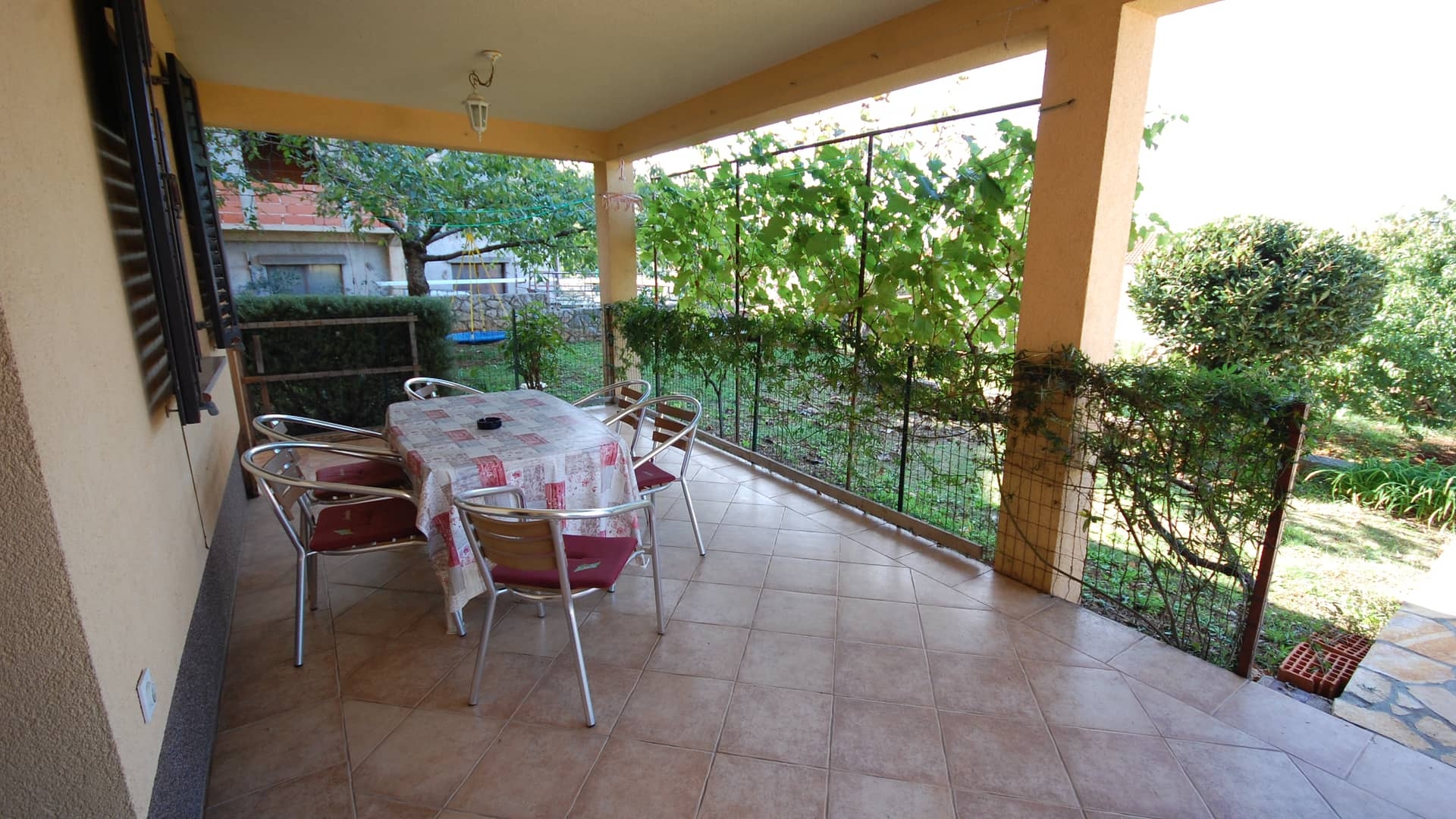Two bedroom apartment with terrace and sea view Njivice, Krk  A-c