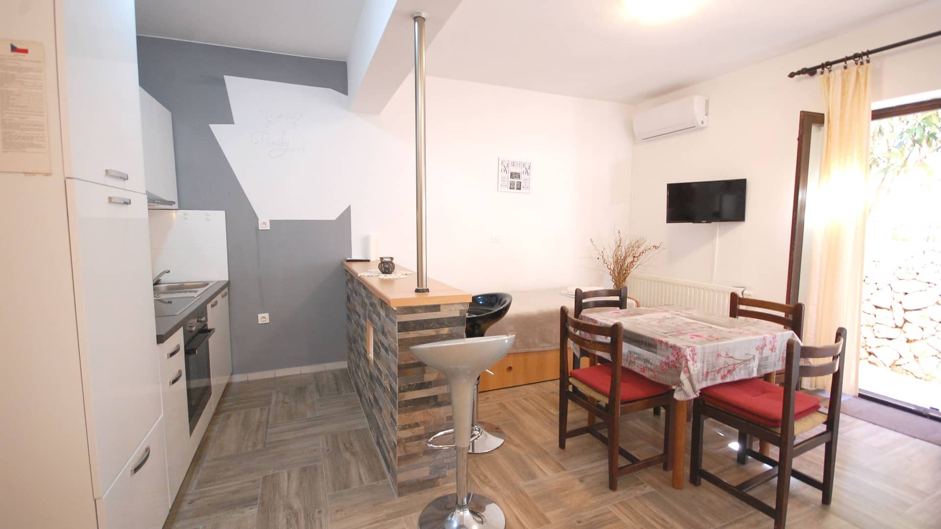 Studio flat with terrace Njivice (Krk) (AS-21728-a)