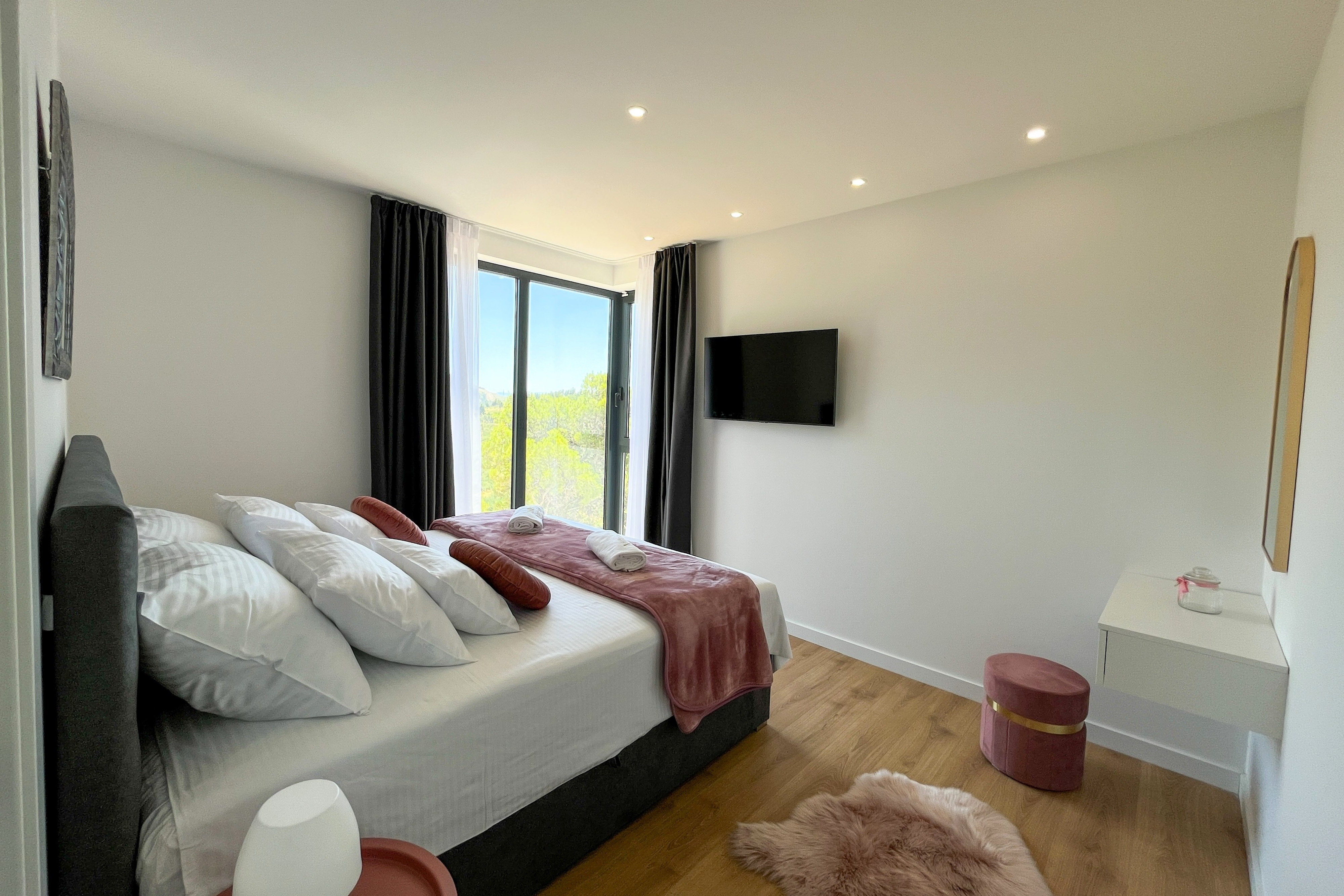 Comfortable and spacious house with terrace Klis, Split  K