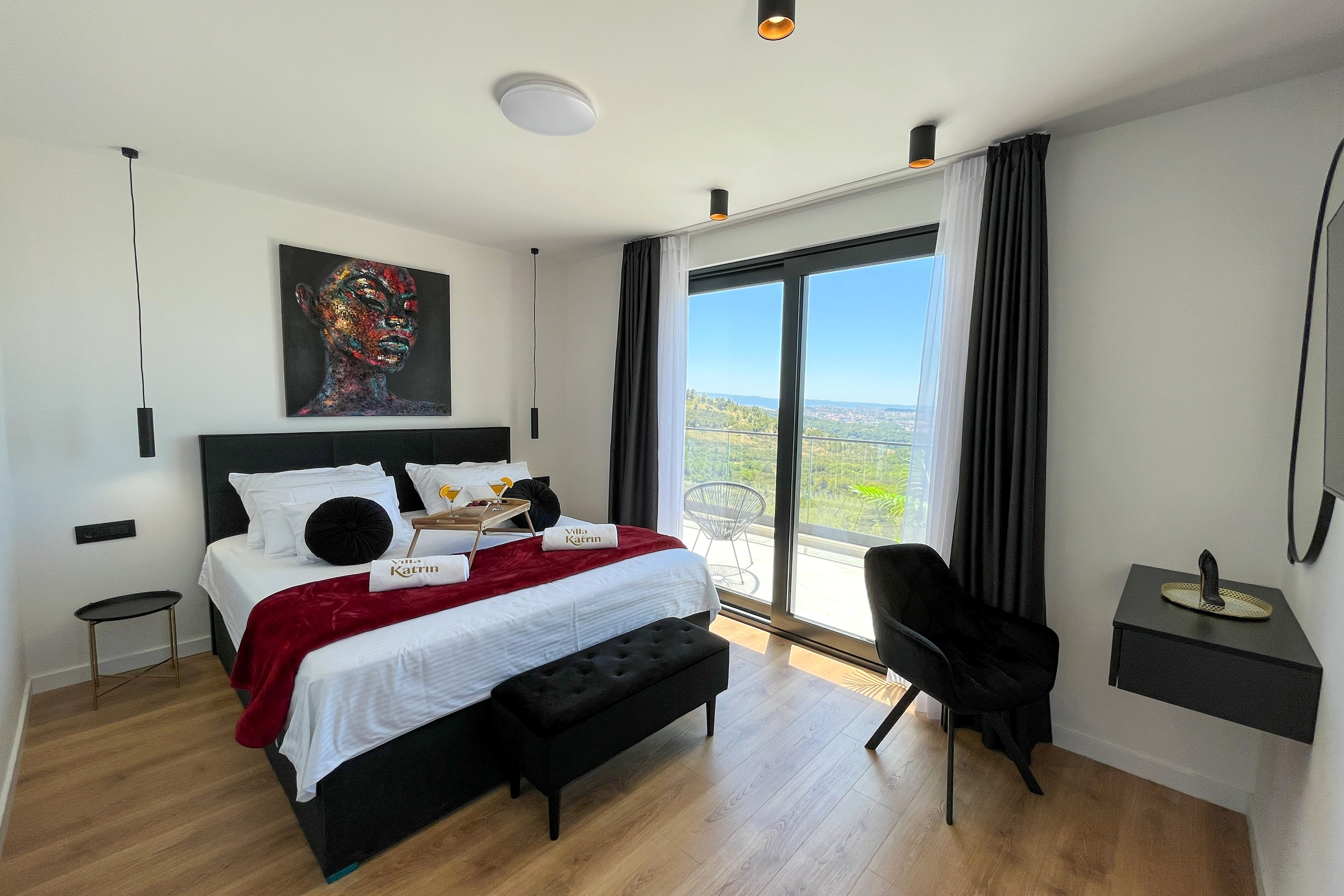 Comfortable and spacious house with terrace Klis, Split  K