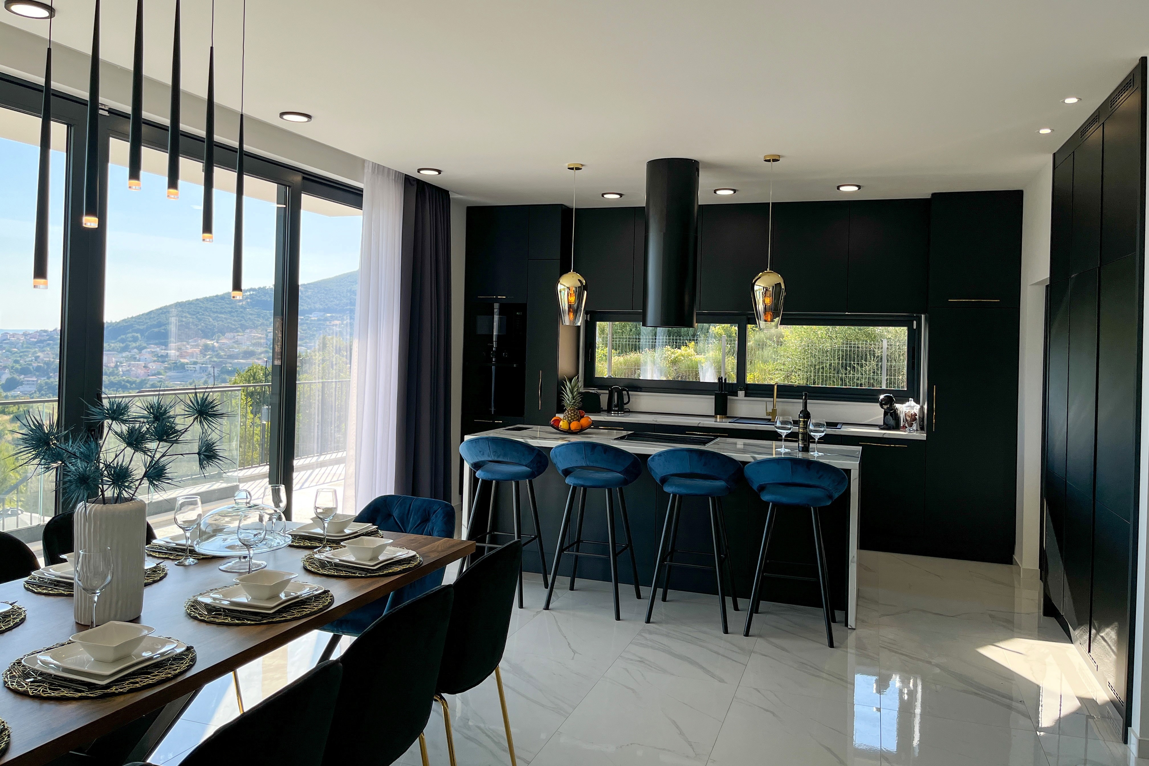 Comfortable and spacious house with terrace Klis, Split  K