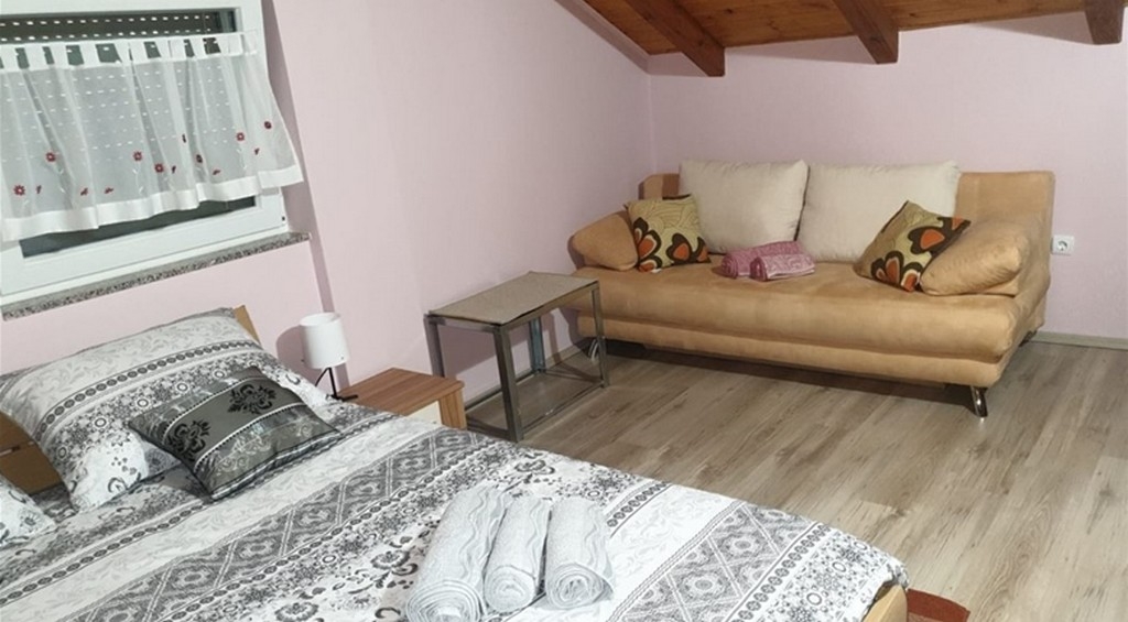 Three bedroom house with terrace Marija Bistrica, Zagorje  K