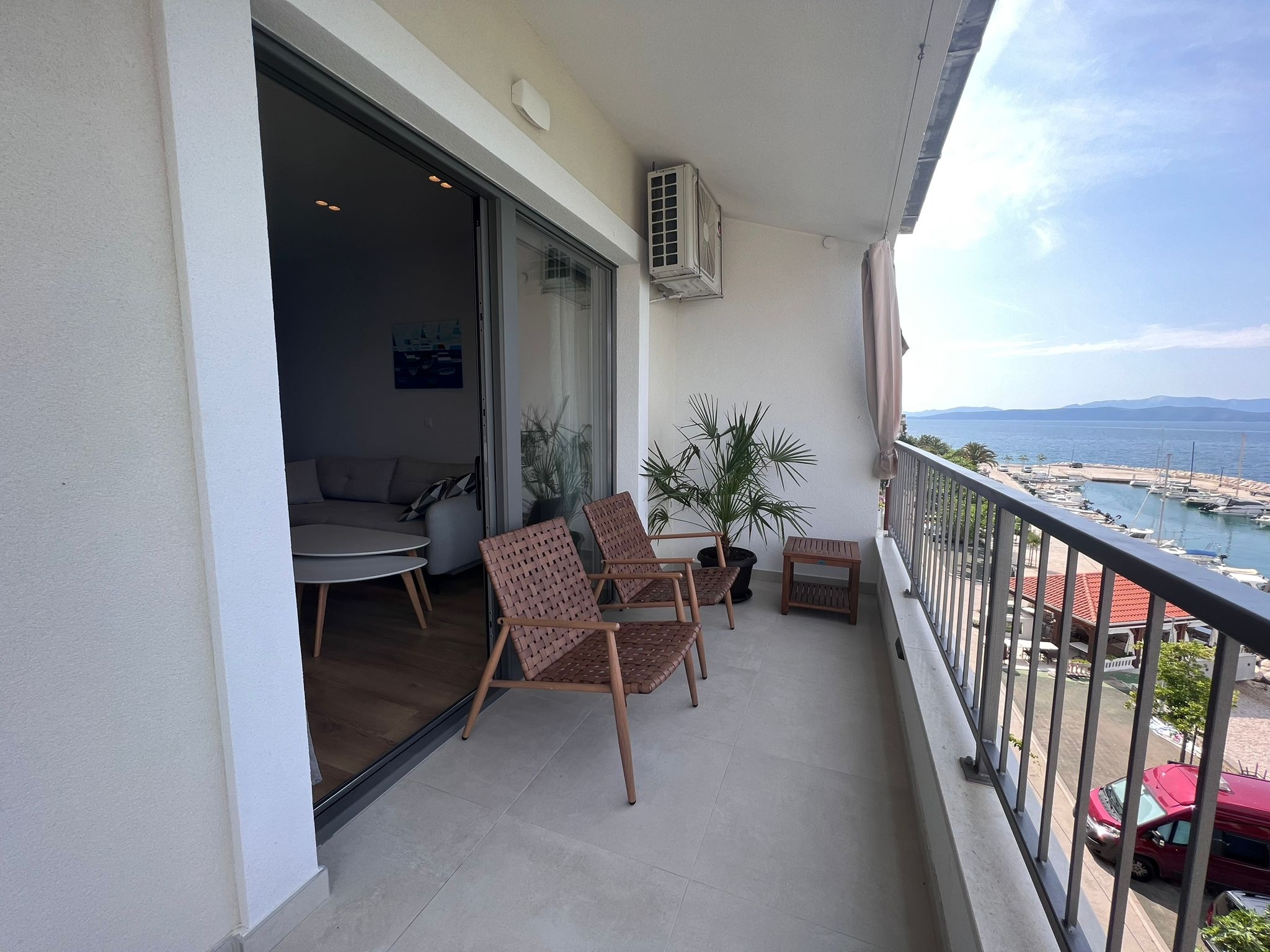 One bedroom apartment near beach Gornja Podgora, Makarska  A-b