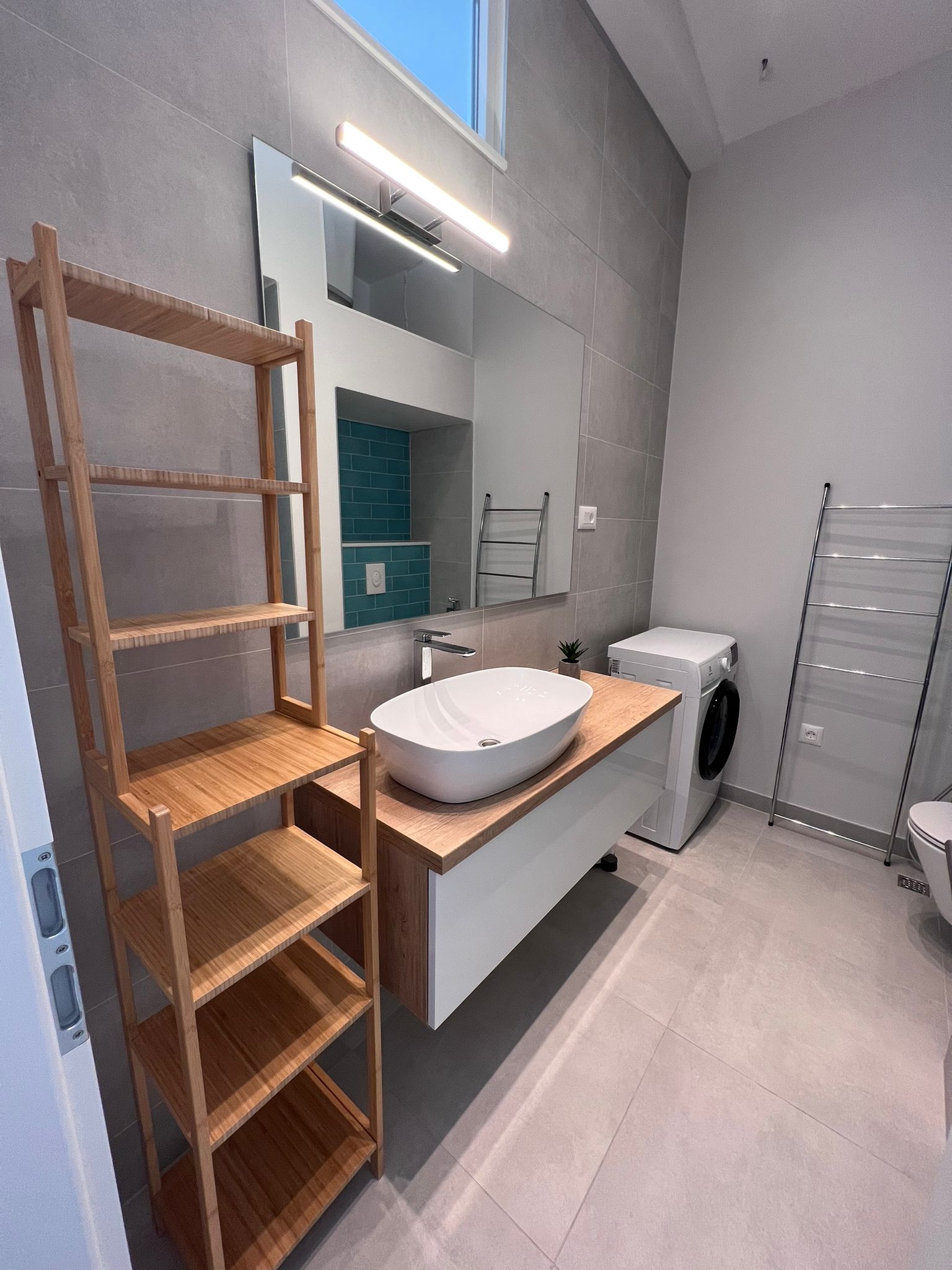 One bedroom apartment near beach Gornja Podgora, Makarska  A-b
