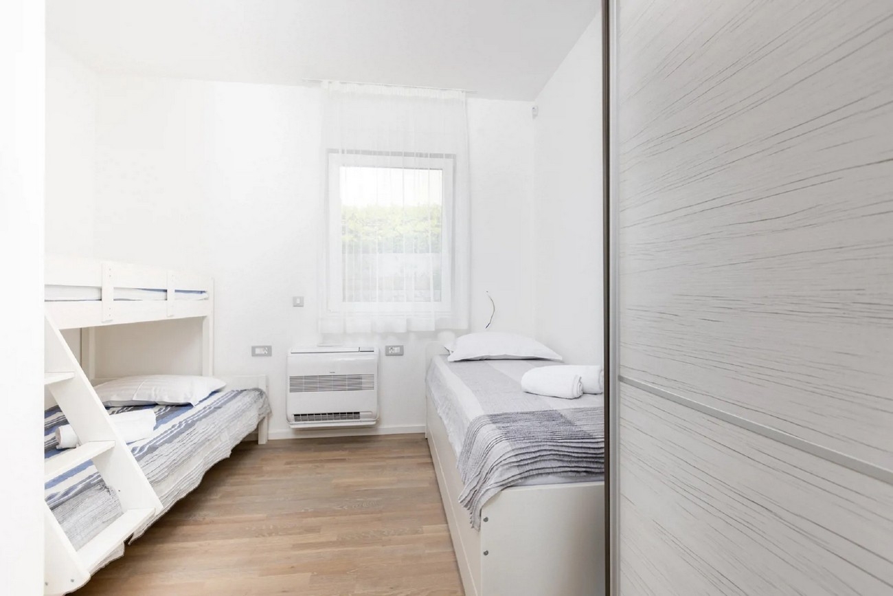 Four bedroom apartment with terrace Vantačići, Krk  A-a