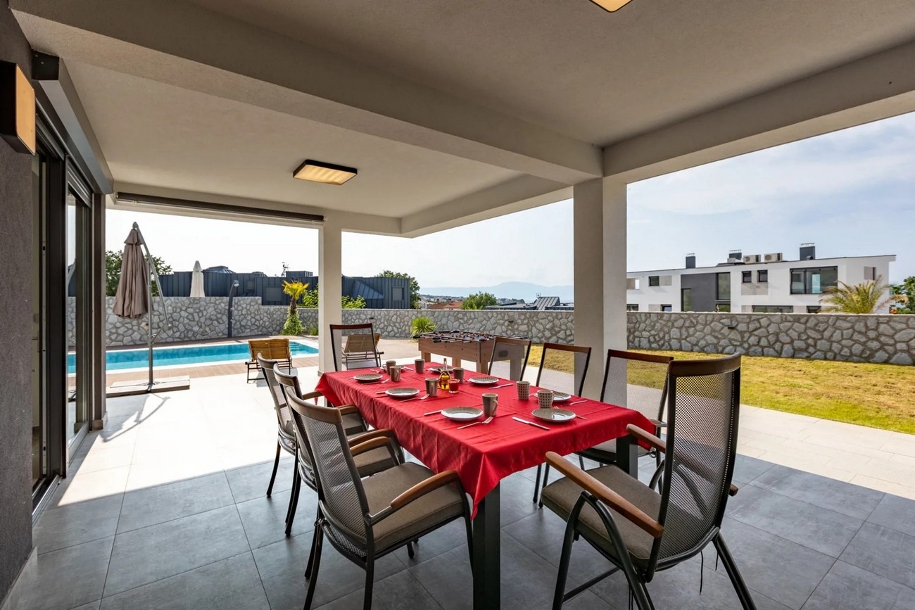 Four bedroom apartment with terrace Vantačići, Krk  A-a