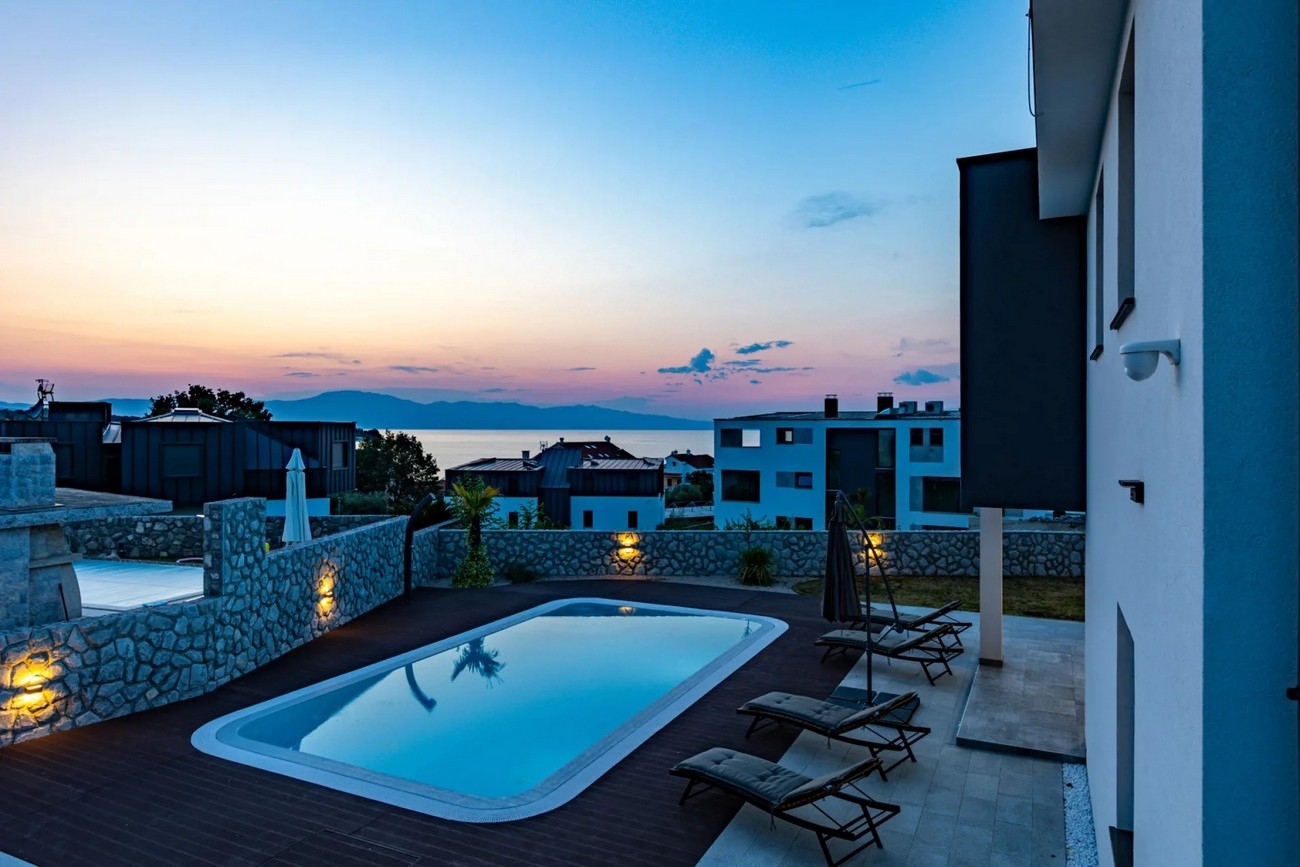 Four bedroom apartment with terrace Vantačići, Krk  A-a