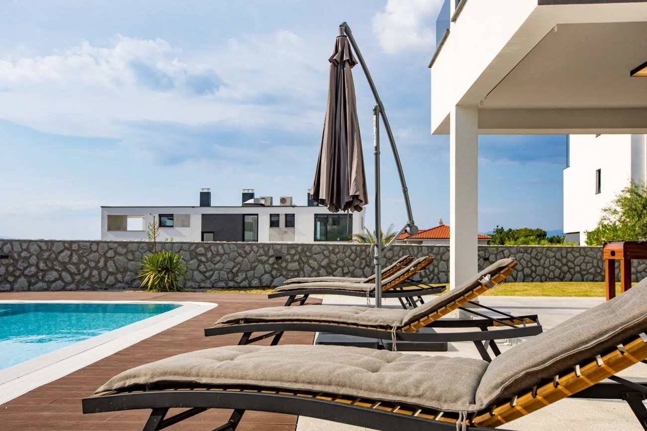 Four-bedroom apartment with terrace Vantačići, Krk (A-21738-a) Four-bedroom apartment with terrace Vantačići, Krk (A-21738-a)