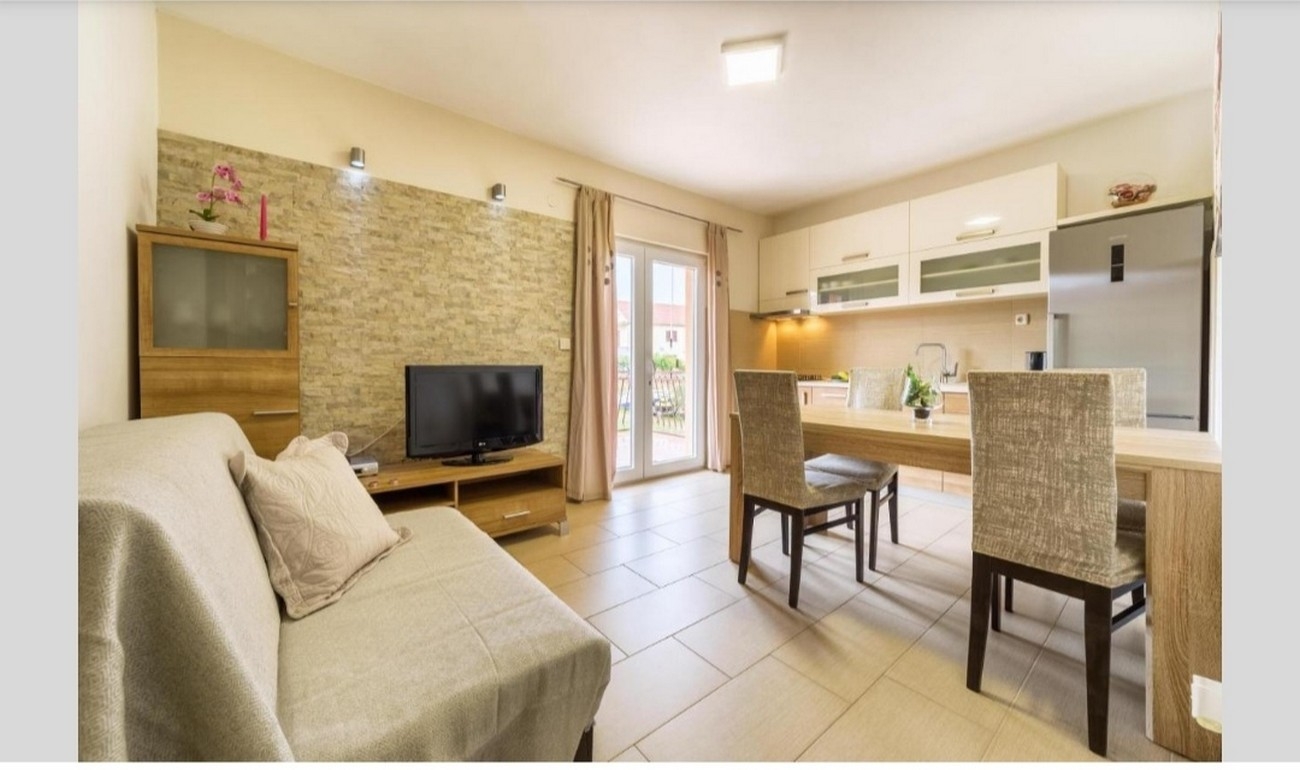 Two bedroom apartment with terrace Vodice (A-21743-a)