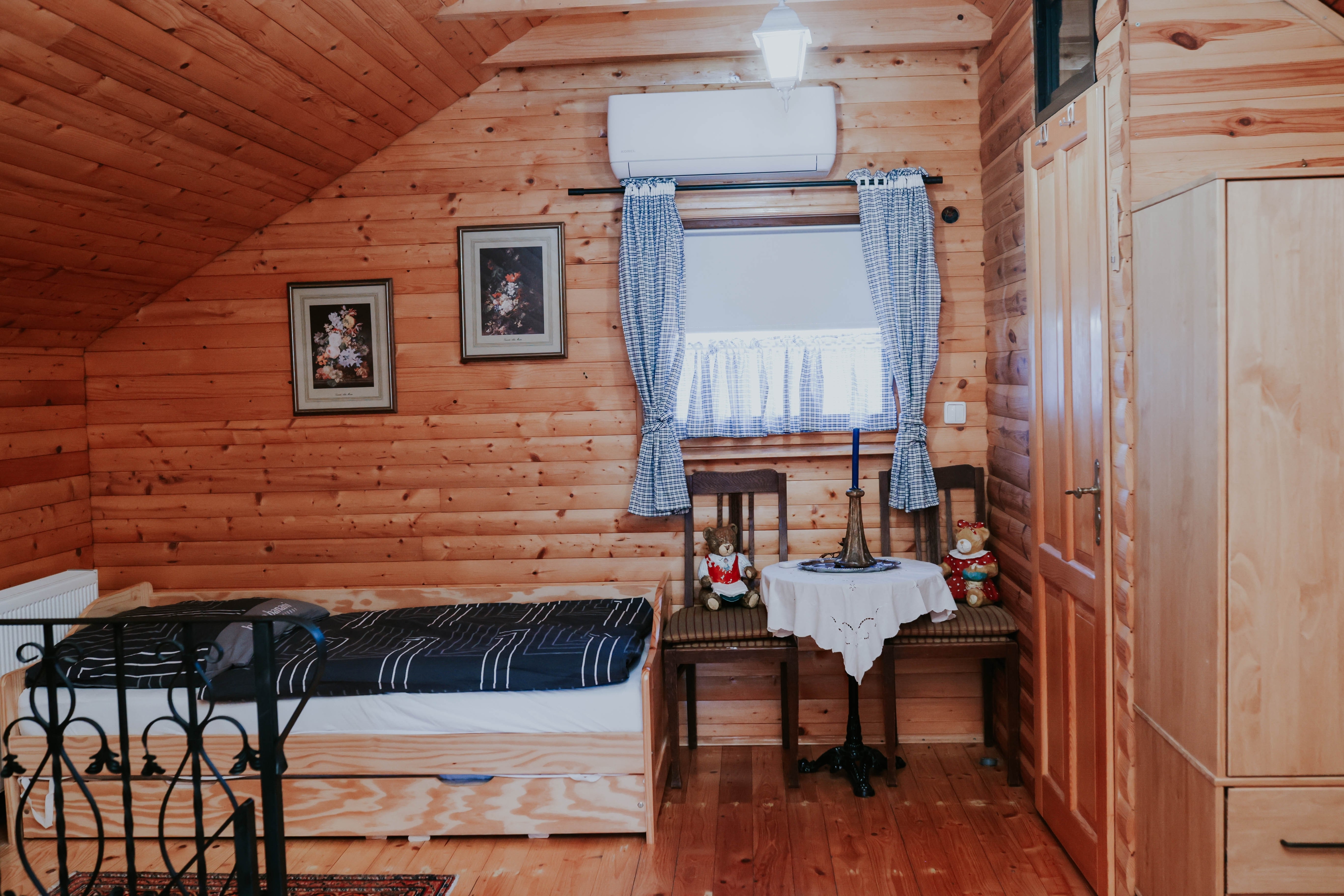 Three bedroom house with air-conditioning Gospić, Velebit  K