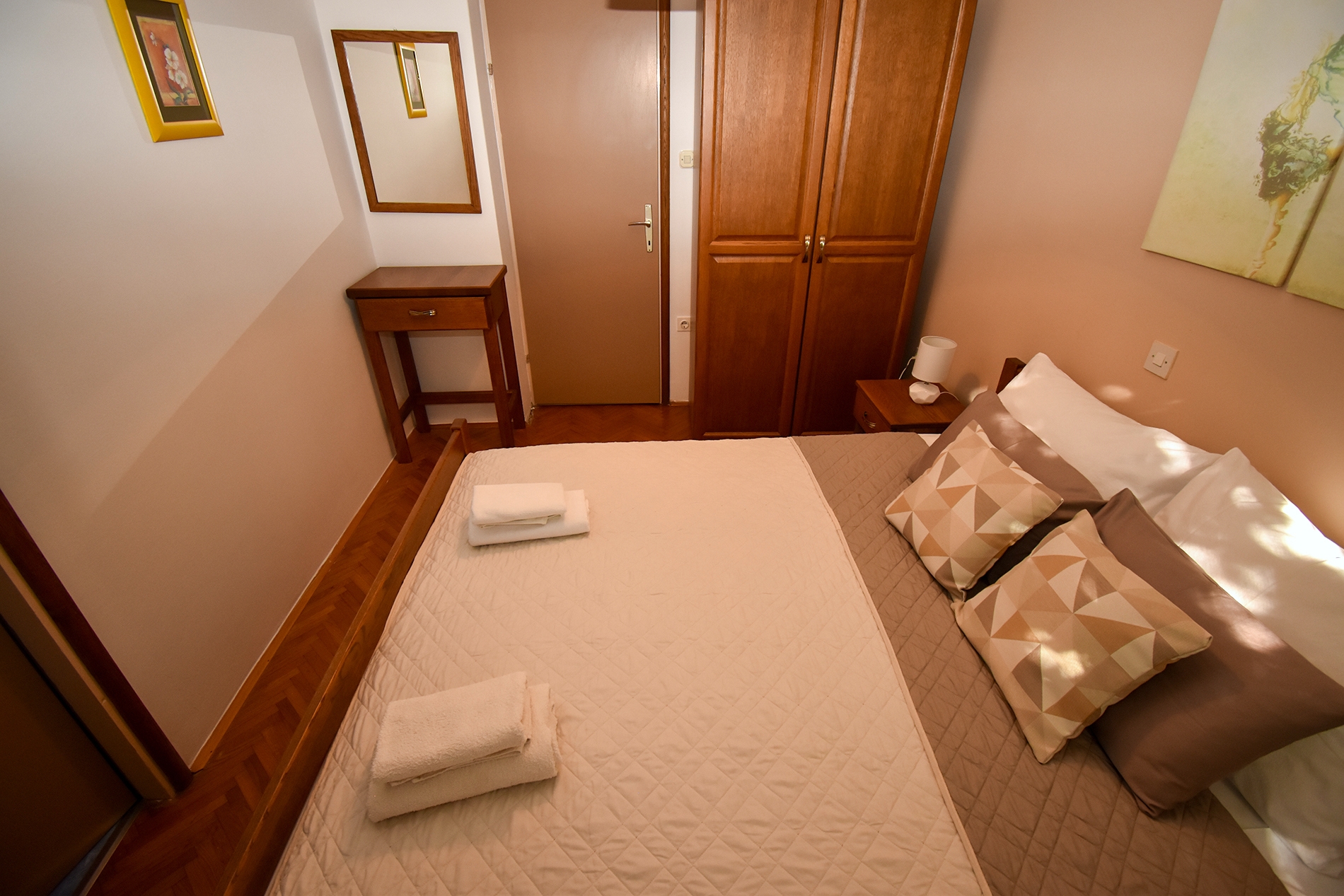 Three bedroom apartment with terrace Palit, Rab  A-a
