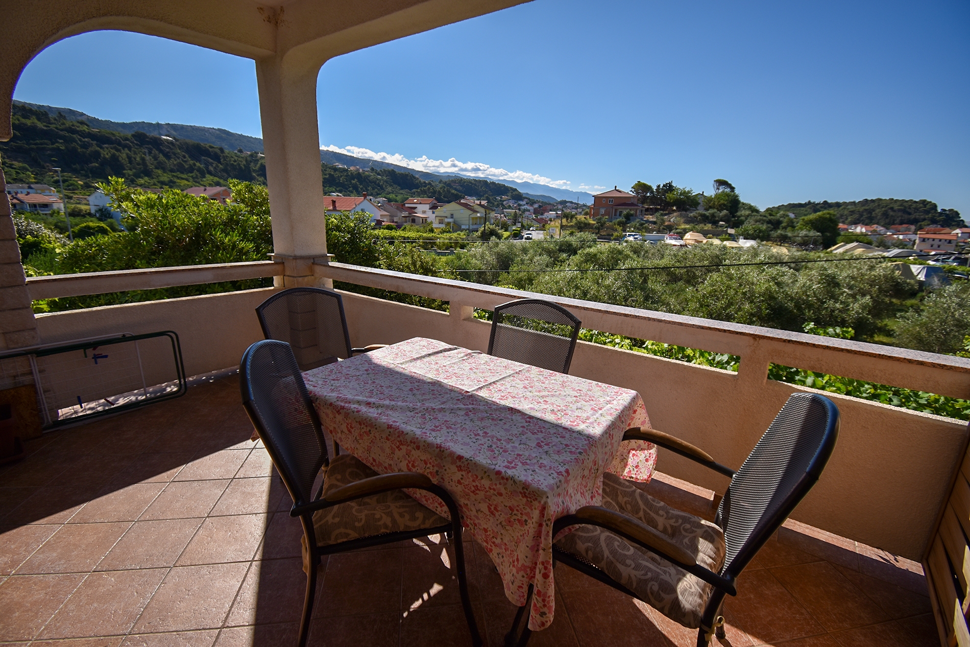 Two bedroom apartment with terrace and sea view Palit, Rab  A-b
