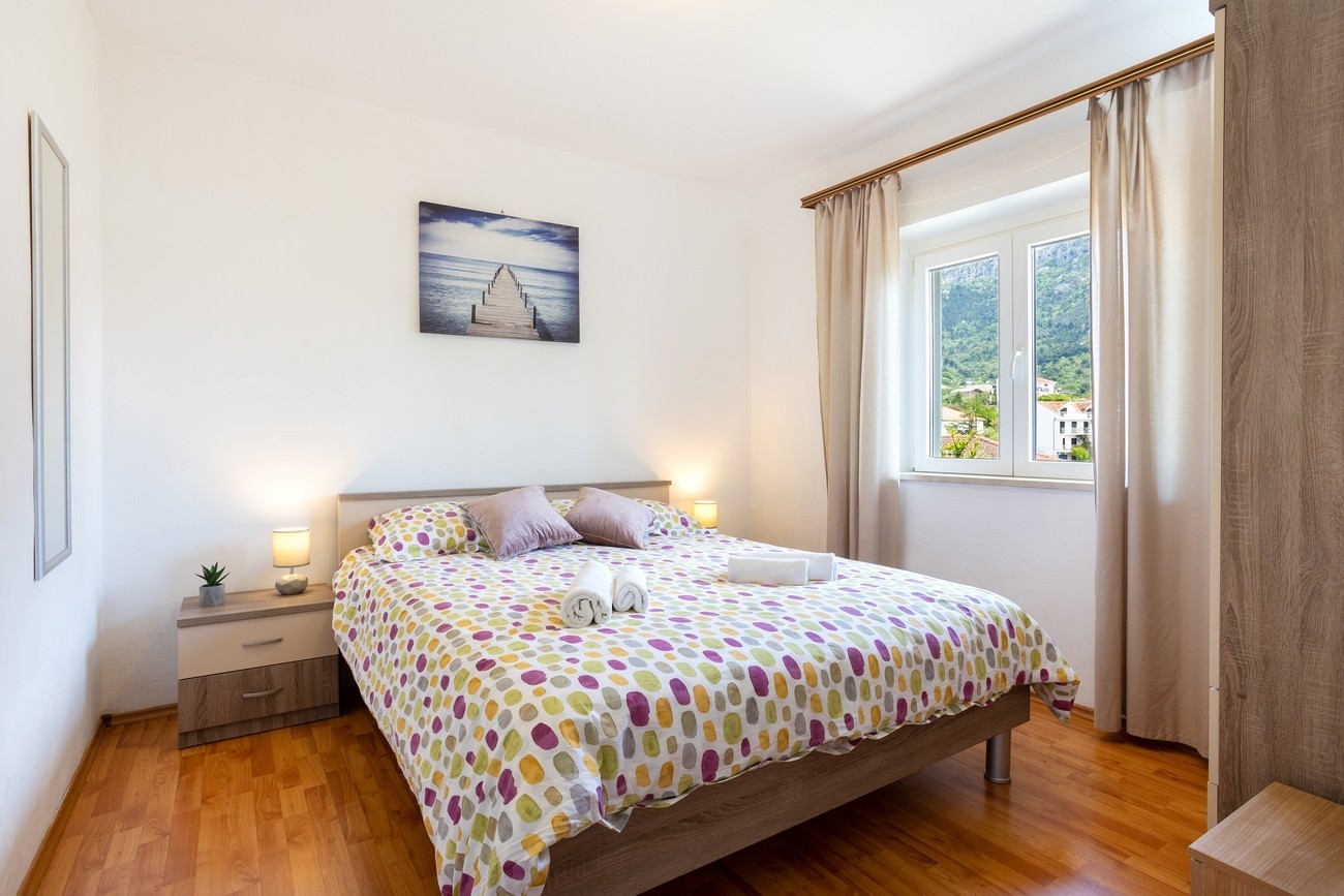 Three bedroom apartment with terrace and sea view Gradac, Makarska  A-a