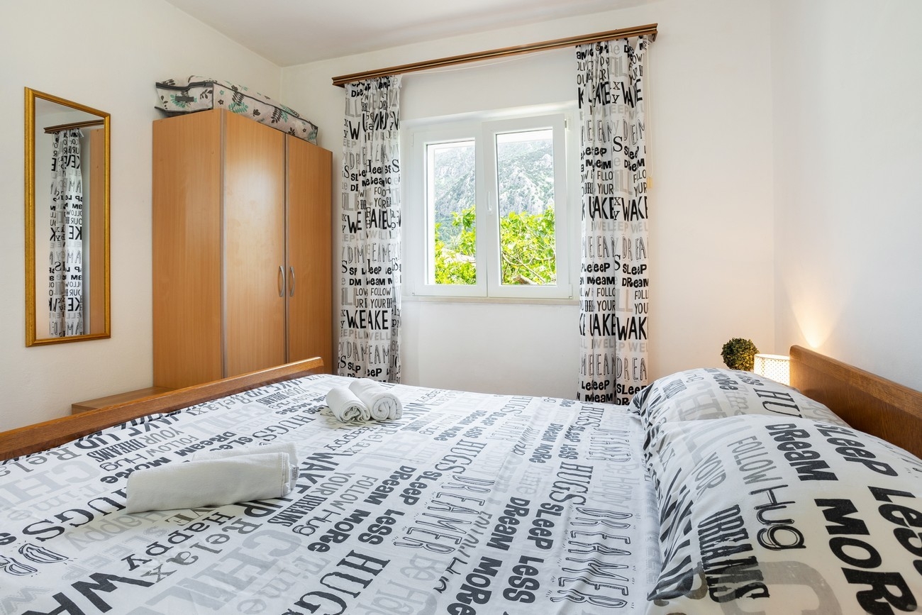 Three bedroom apartment with terrace and sea view Gradac, Makarska  A-a