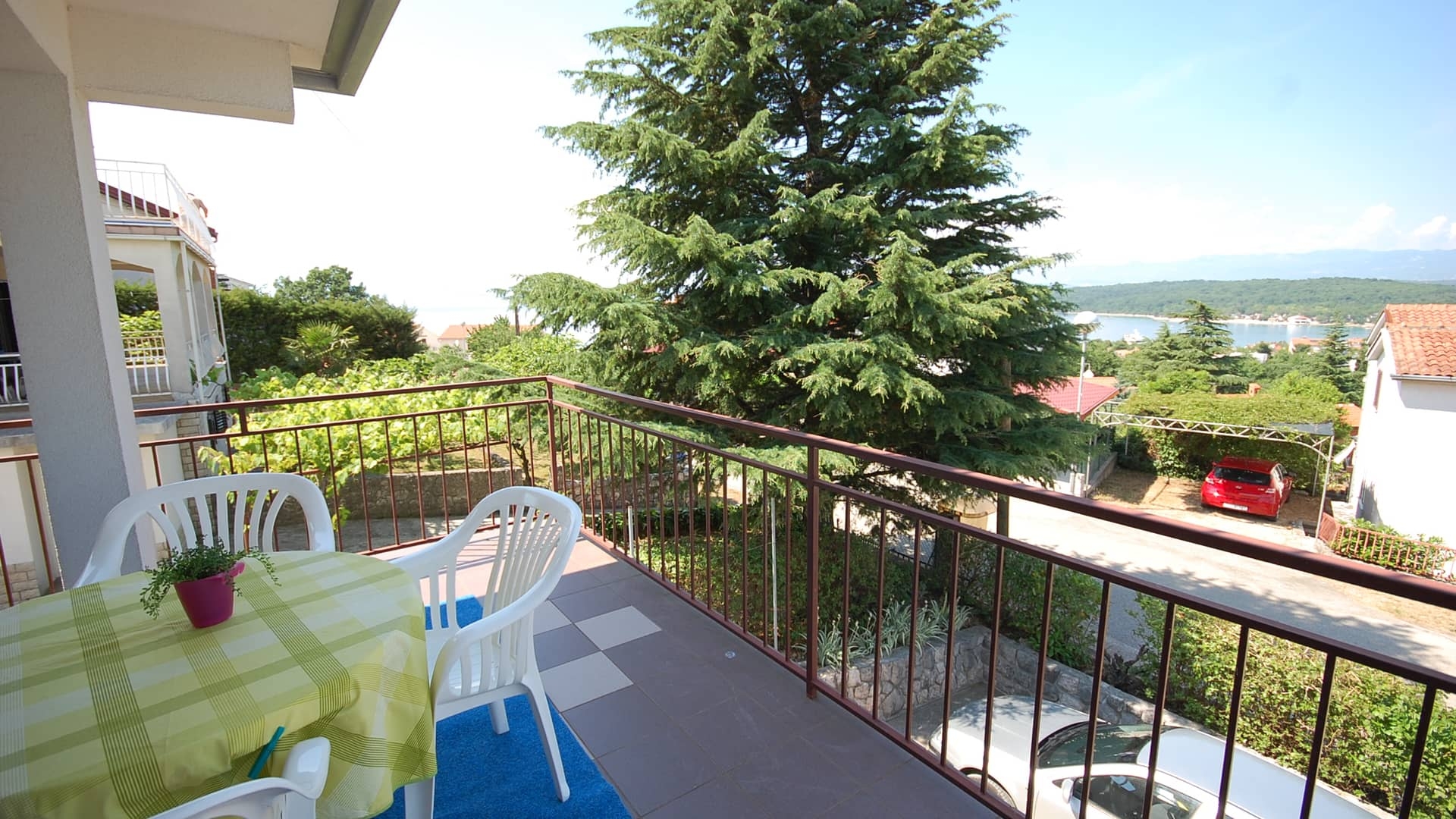 Two bedroom apartment with terrace and sea view Njivice, Krk  A-a