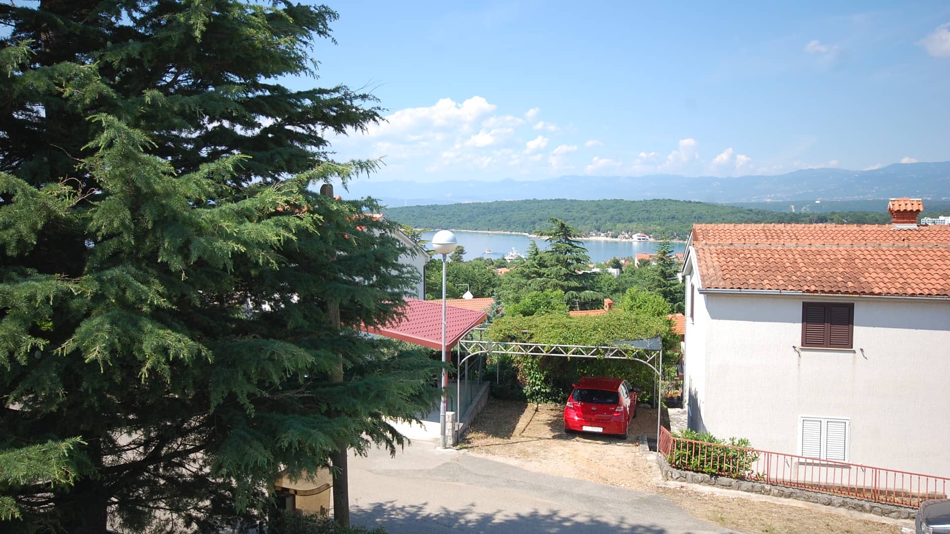 Two bedroom apartment with terrace and sea view Njivice, Krk  A-a
