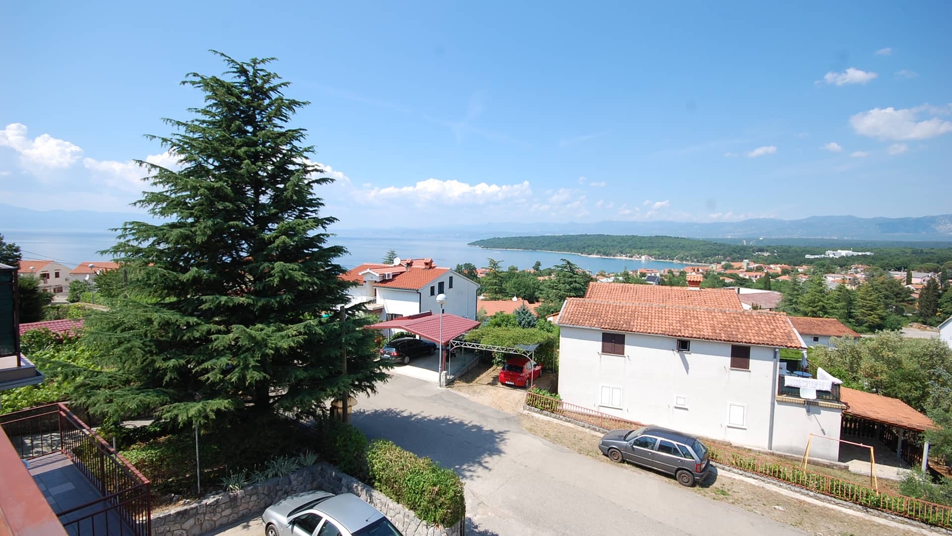 Two bedroom apartment with terrace and sea view Njivice, Krk  A-d