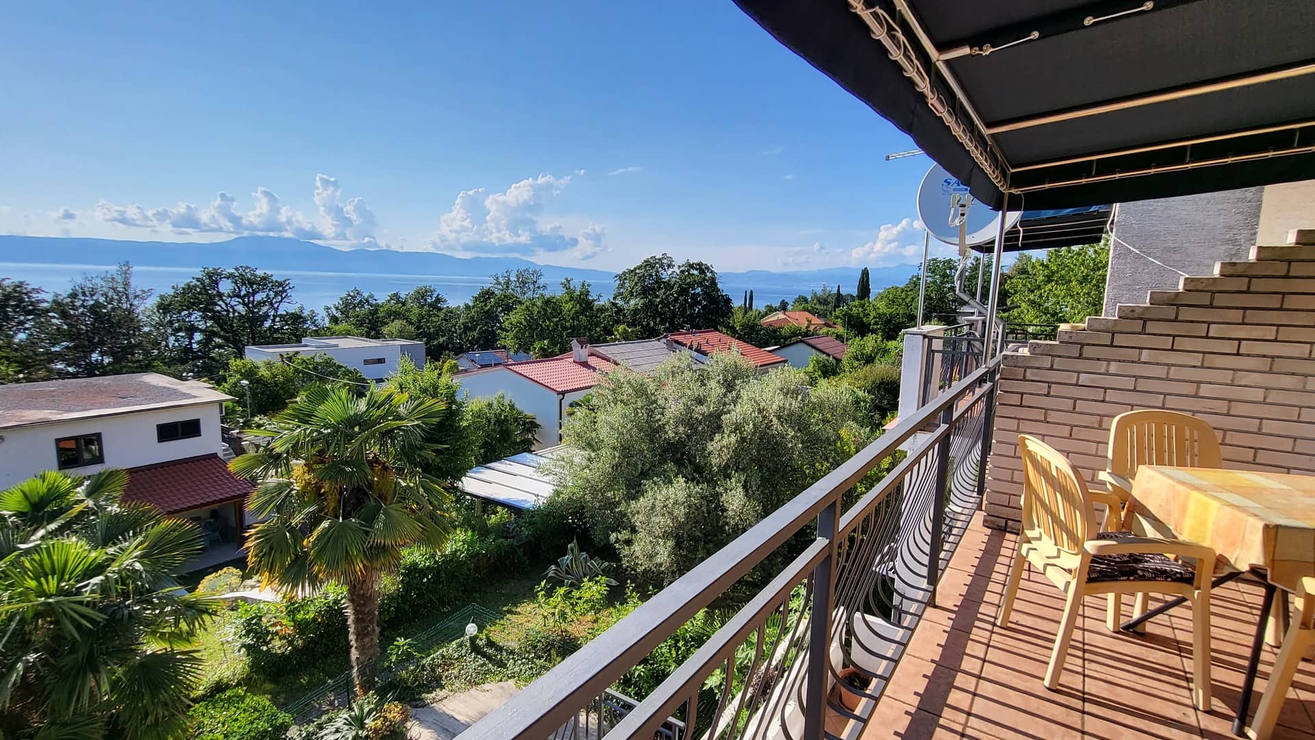 One bedroom apartment with balcony and sea view Njivice, Krk  A-a
