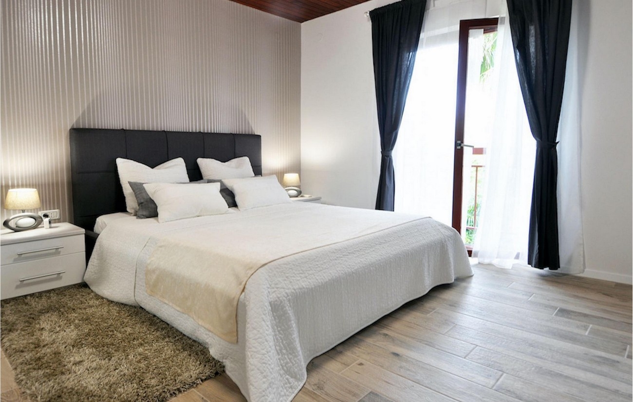 Four bedroom house with terrace and sea view Pješčana Uvala, Pula  K