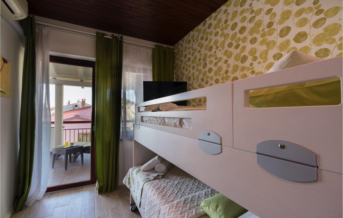 Four bedroom house with terrace and sea view Pješčana Uvala, Pula  K