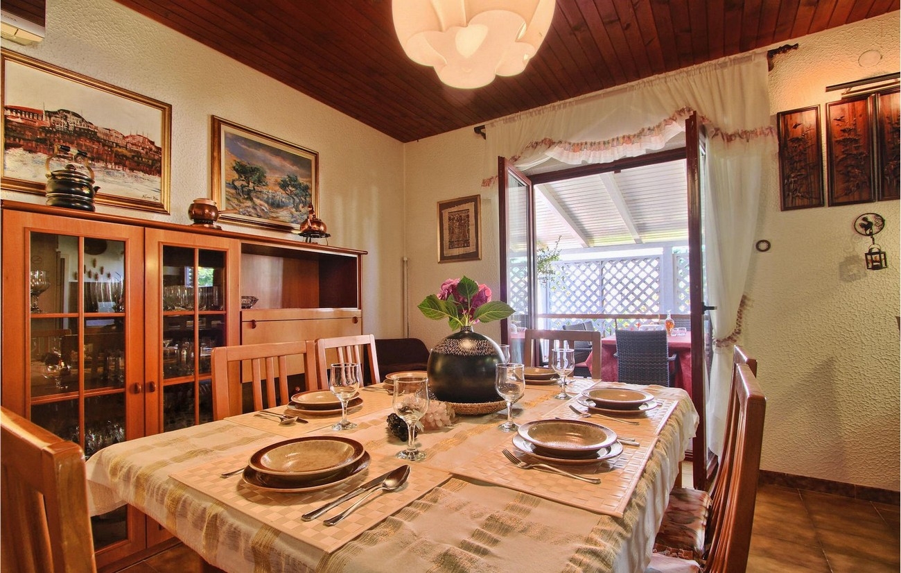Four bedroom house with terrace and sea view Pješčana Uvala, Pula  K