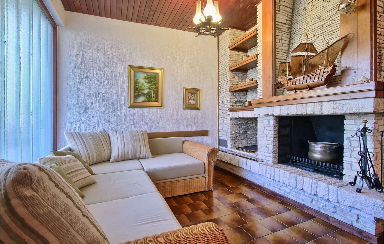 Four bedroom house with terrace and sea view Pješčana Uvala, Pula  K