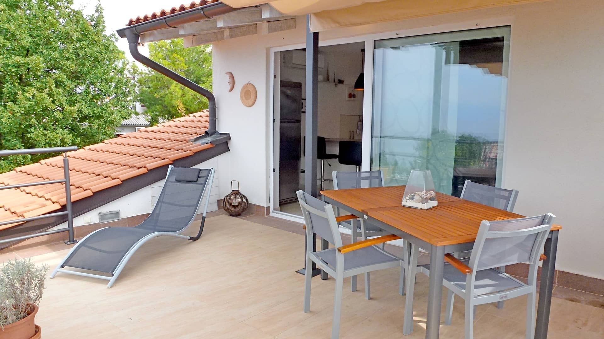 One bedroom apartment with terrace and sea view Njivice (Krk) (A-21767-a) One bedroom apartment with terrace and sea view Njivice (Krk) (A-21767-a)