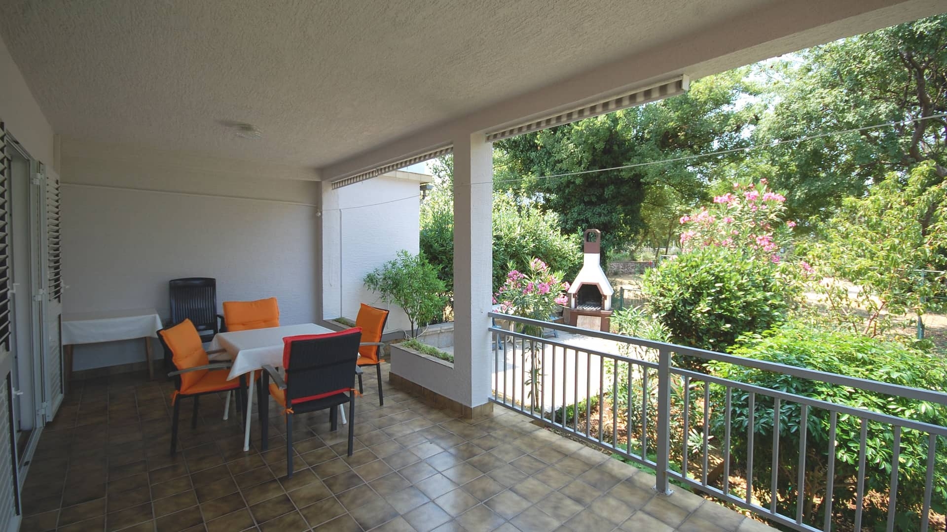 Two bedroom apartment with terrace Njivice, Krk  A-a
