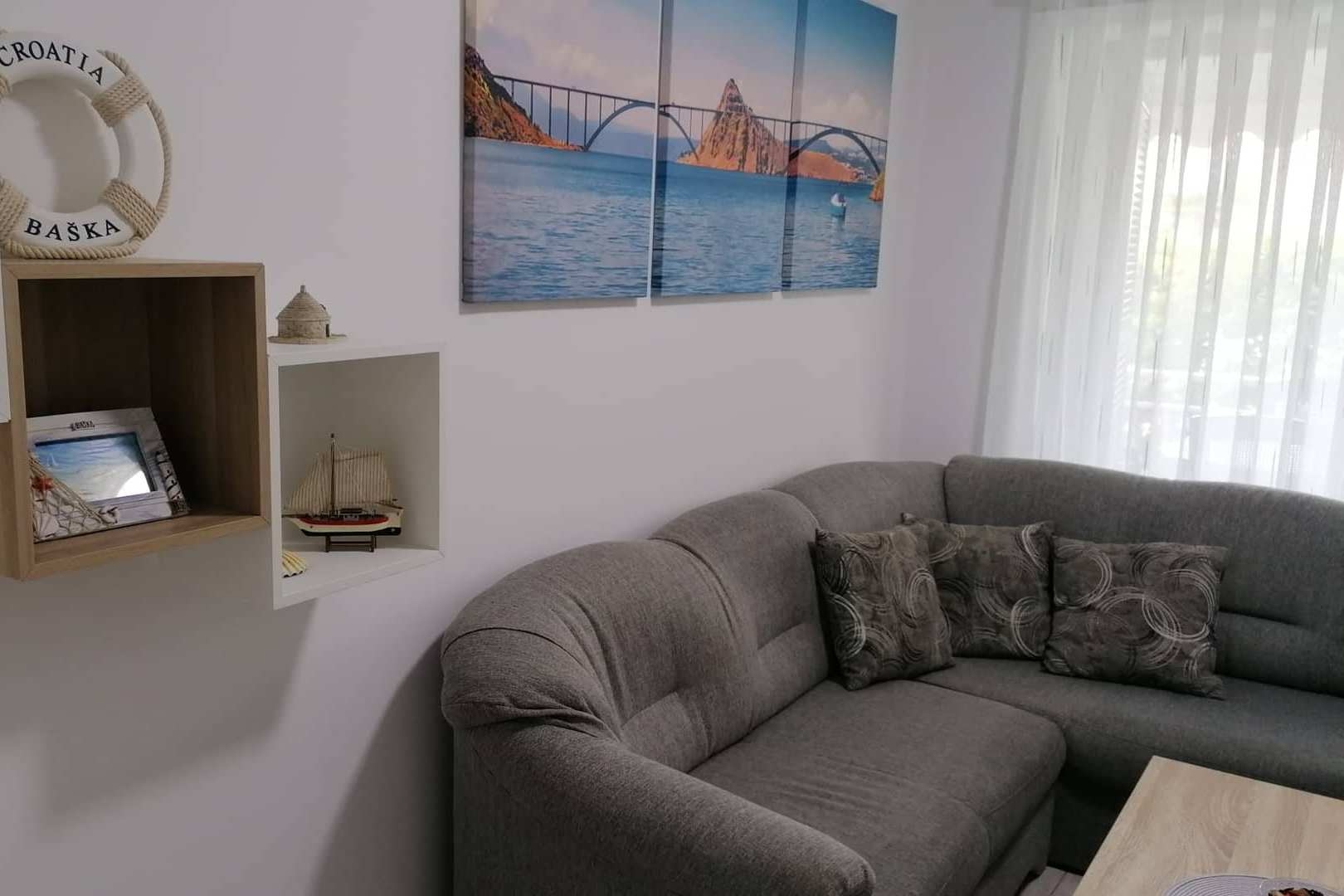 Two bedroom apartment with terrace Njivice, Krk (A-21772-a)